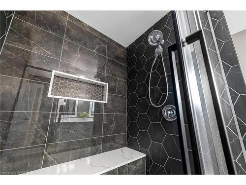 25 Stephens Court, Simcoe, ON - Indoor Photo Showing Bathroom