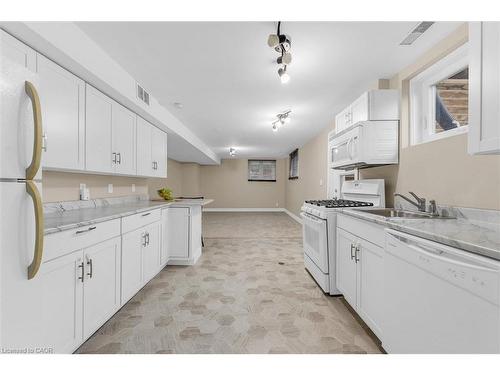 25 Stephens Court, Simcoe, ON - Indoor Photo Showing Kitchen With Double Sink