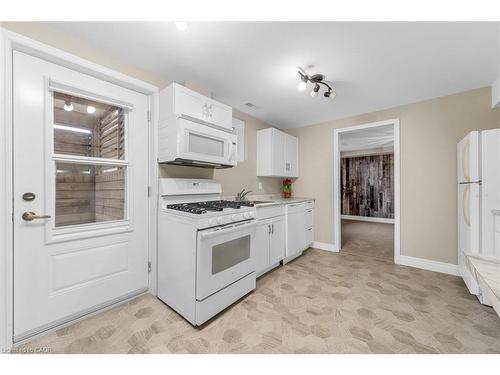 25 Stephens Court, Simcoe, ON - Indoor Photo Showing Kitchen