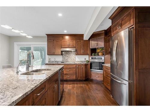 25 Stephens Court, Simcoe, ON - Indoor Photo Showing Kitchen With Double Sink