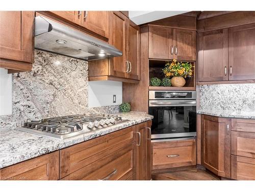 25 Stephens Court, Simcoe, ON - Indoor Photo Showing Kitchen With Upgraded Kitchen