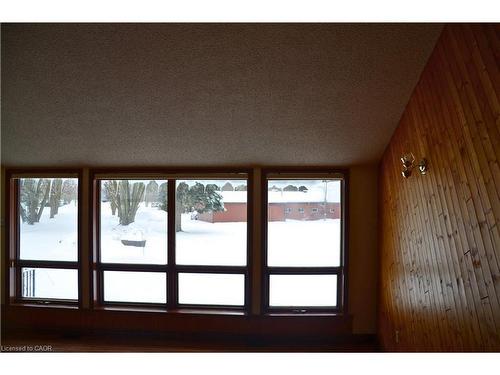 1045 Tremaine Avenue S, Listowel, ON - Indoor Photo Showing Other Room