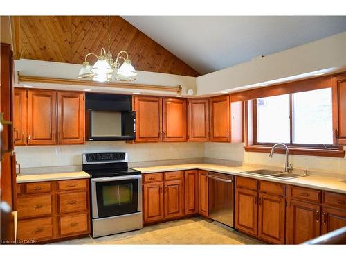 1045 Tremaine Avenue S, Listowel, ON - Indoor Photo Showing Kitchen With Double Sink