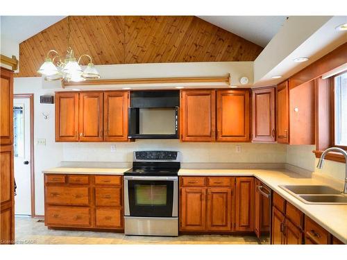 1045 Tremaine Avenue S, Listowel, ON - Indoor Photo Showing Kitchen With Double Sink