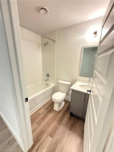 311-1201 Lackner Boulevard, Kitchener, ON - Indoor Photo Showing Bathroom