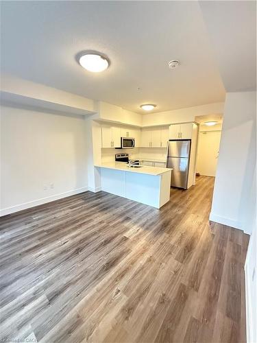 311-1201 Lackner Boulevard, Kitchener, ON - Indoor