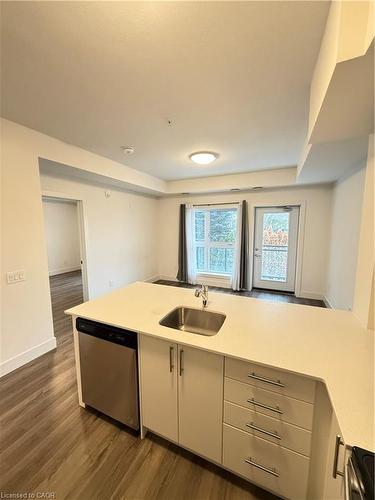 311-1201 Lackner Boulevard, Kitchener, ON - Indoor