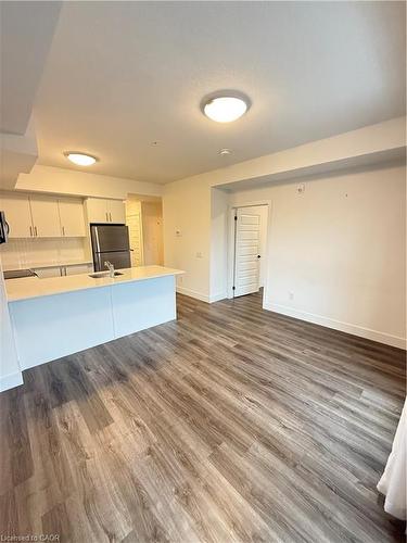 311-1201 Lackner Boulevard, Kitchener, ON - Indoor Photo Showing Kitchen