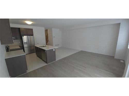 925 Douro Street, Stratford, ON - Indoor