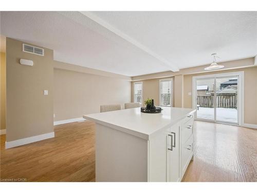 298 Sophia Crescent, Kitchener, ON - Indoor Photo Showing Kitchen