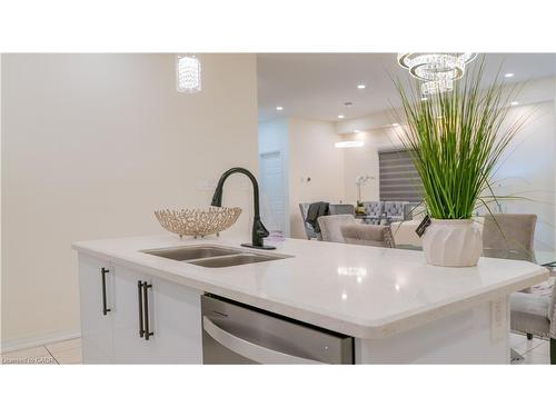 18 Brewis Street, Paris, ON - Indoor Photo Showing Kitchen With Double Sink With Upgraded Kitchen