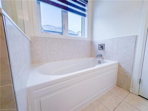 18 Brewis Street, Paris, ON - Indoor Photo Showing Bathroom