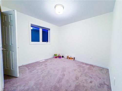 18 Brewis Street, Paris, ON - Indoor Photo Showing Other Room