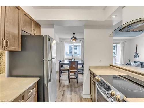 226-42 Tannery Street E, Cambridge, ON - Indoor Photo Showing Kitchen