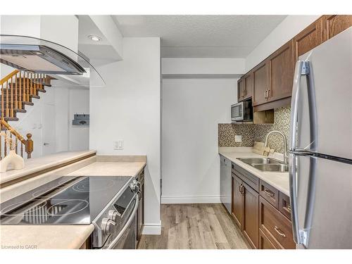 226-42 Tannery Street E, Cambridge, ON - Indoor Photo Showing Kitchen With Double Sink