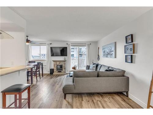 226-42 Tannery Street E, Cambridge, ON - Indoor Photo Showing Living Room With Fireplace