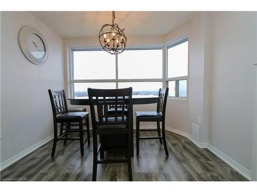 919-200 Jamieson Parkway, Cambridge, ON - Indoor Photo Showing Dining Room