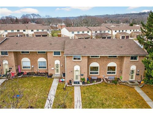 15-150 Gateshead Crescent, Stoney Creek, ON - Outdoor