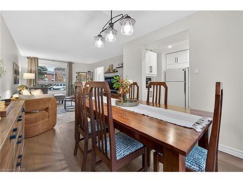 15-150 Gateshead Crescent, Stoney Creek, ON - Indoor Photo Showing Dining Room