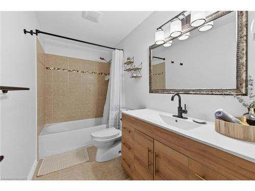 15-150 Gateshead Crescent, Stoney Creek, ON - Indoor Photo Showing Bathroom