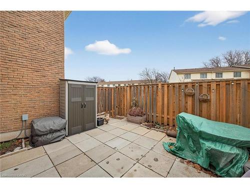 15-150 Gateshead Crescent, Stoney Creek, ON - Outdoor