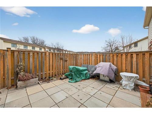 15-150 Gateshead Crescent, Stoney Creek, ON - Outdoor