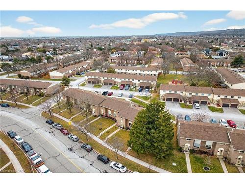 15-150 Gateshead Crescent, Stoney Creek, ON - Outdoor With View