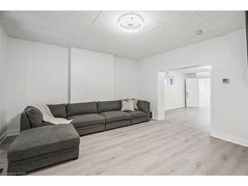 183 Market Street, Hamilton, ON - Indoor Photo Showing Living Room