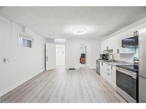 183 Market Street, Hamilton, ON - Indoor Photo Showing Kitchen