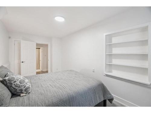 183 Market Street, Hamilton, ON - Indoor Photo Showing Bedroom