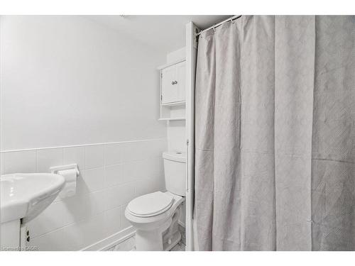 183 Market Street, Hamilton, ON - Indoor Photo Showing Bathroom