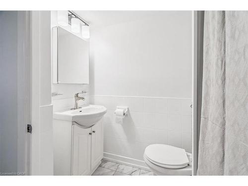 183 Market Street, Hamilton, ON - Indoor Photo Showing Bathroom