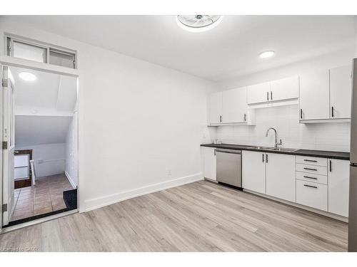 183 Market Street, Hamilton, ON - Indoor Photo Showing Kitchen