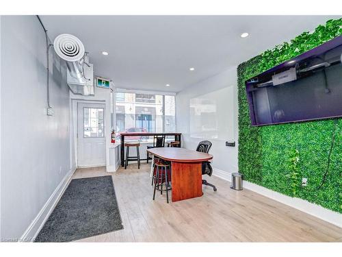 15 Ainslie Street N, Cambridge, ON 