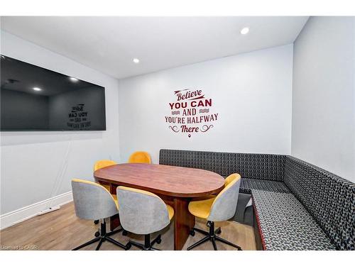 15 Ainslie Street N, Cambridge, ON 