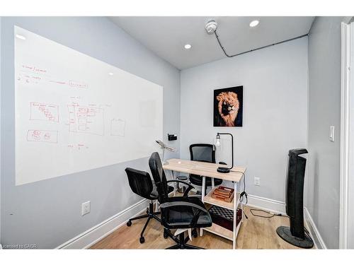 15 Ainslie Street N, Cambridge, ON 