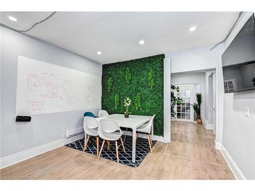 15 Ainslie Street N, Cambridge, ON 