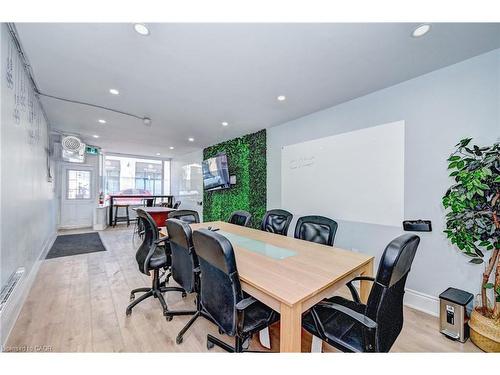 15 Ainslie Street N, Cambridge, ON 