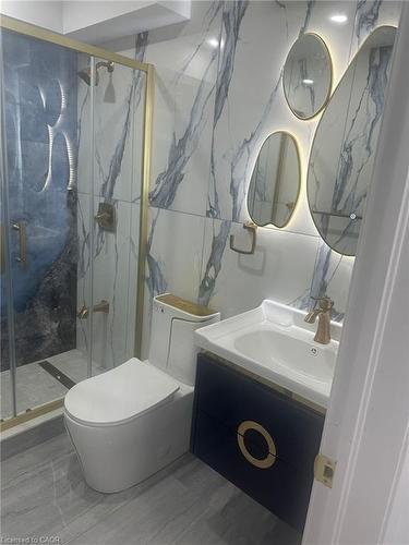 5349 Tenth Line W, Mississauga, ON - Indoor Photo Showing Bathroom