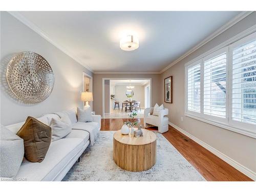 2161 Grenville Drive, Oakville, ON - Indoor Photo Showing Living Room