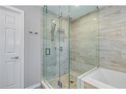 2161 Grenville Drive, Oakville, ON - Indoor Photo Showing Bathroom