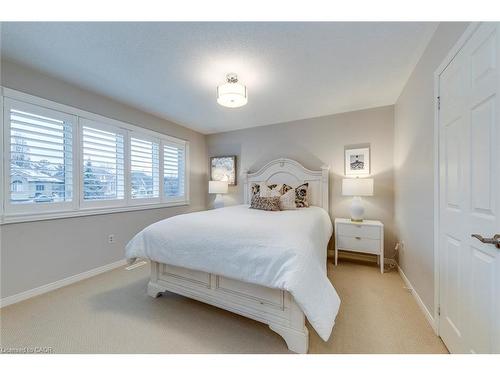 2161 Grenville Drive, Oakville, ON - Indoor Photo Showing Bedroom