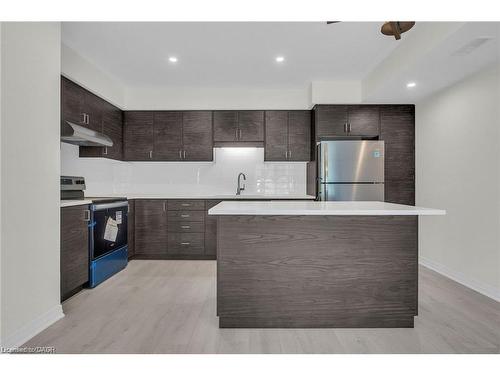 C017-10 Urbane Boulevard, Kitchener, ON - Indoor Photo Showing Kitchen With Upgraded Kitchen