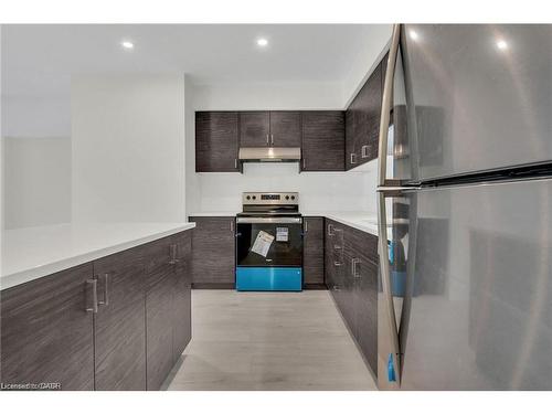 C017-10 Urbane Boulevard, Kitchener, ON - Indoor Photo Showing Kitchen With Upgraded Kitchen