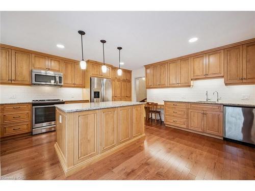5-405 Glasgow Street, Kitchener, ON - Indoor Photo Showing Kitchen With Upgraded Kitchen