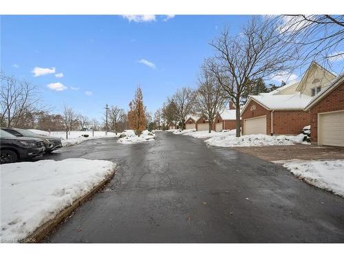 5-405 Glasgow Street, Kitchener, ON - Outdoor