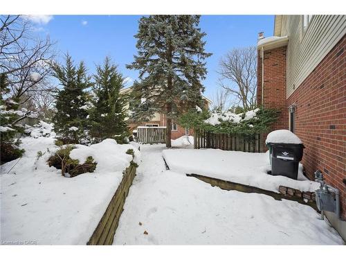 5-405 Glasgow Street, Kitchener, ON - Outdoor