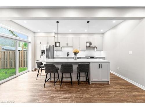 12 Lindsay Way, Grimsby, ON - Indoor Photo Showing Kitchen With Upgraded Kitchen