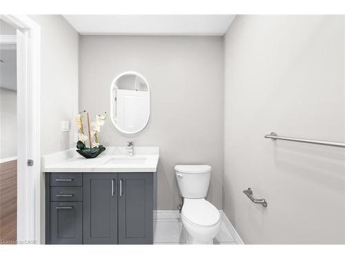 12 Lindsay Way, Grimsby, ON - Indoor Photo Showing Bathroom