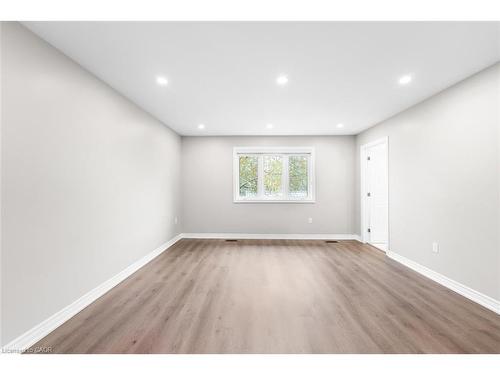 12 Lindsay Way, Grimsby, ON - Indoor Photo Showing Other Room